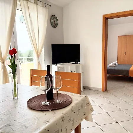 Dia Apartment