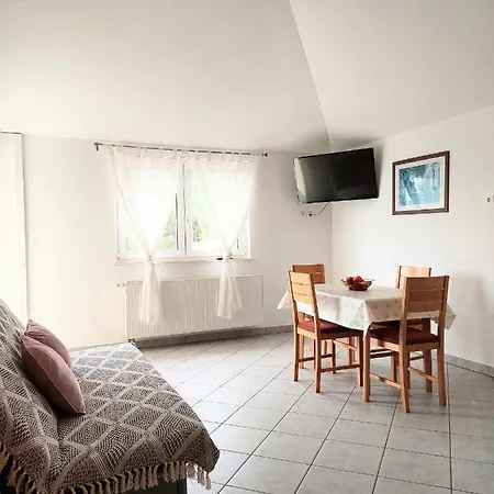Dia Apartamento Zaostrog