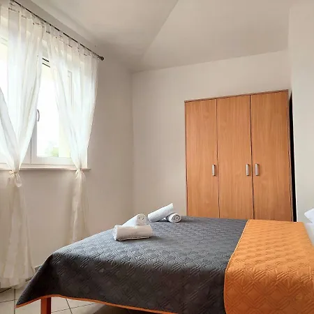 Dia Apartamento Zaostrog
